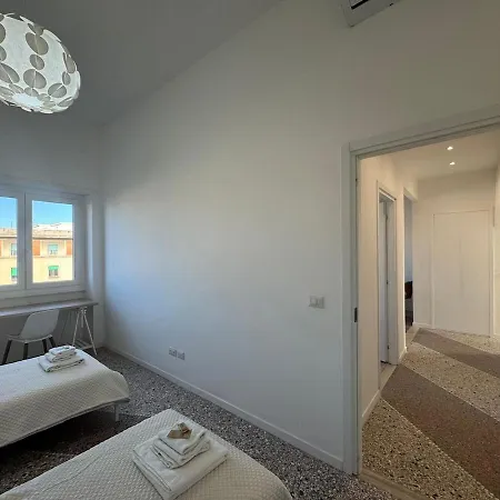 Stylish In Rome's Trendy Hub Рим