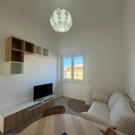 Apartment Stylish In Rome's Trendy Hub *